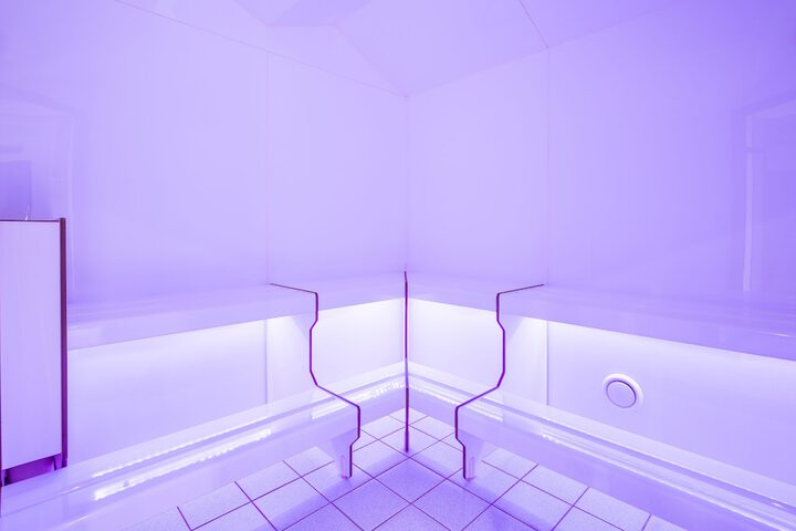 Room 70 of 84