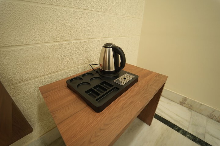 Breakfast/Coffee Service 9 of 34