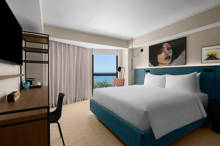 Room 21 of 104