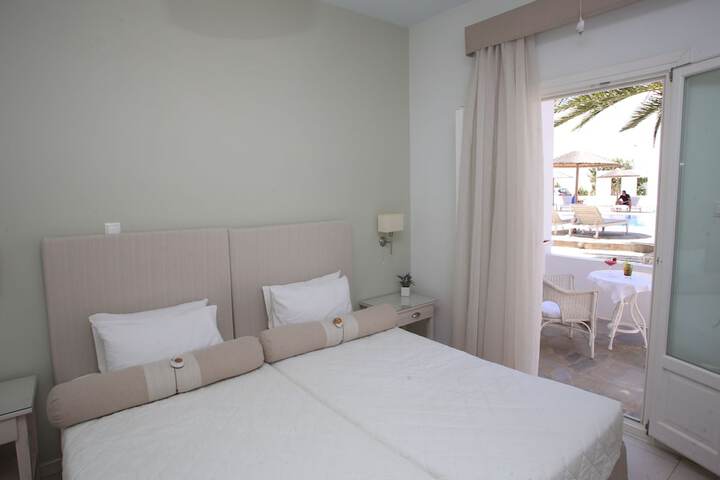Room 4 of 86