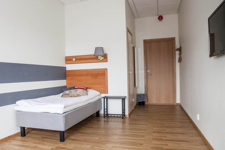 Room 11 of 37