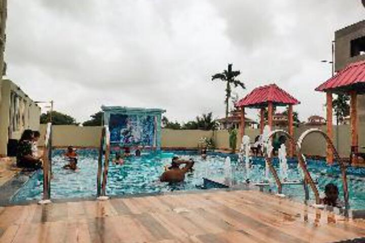 Pool 24 of 25