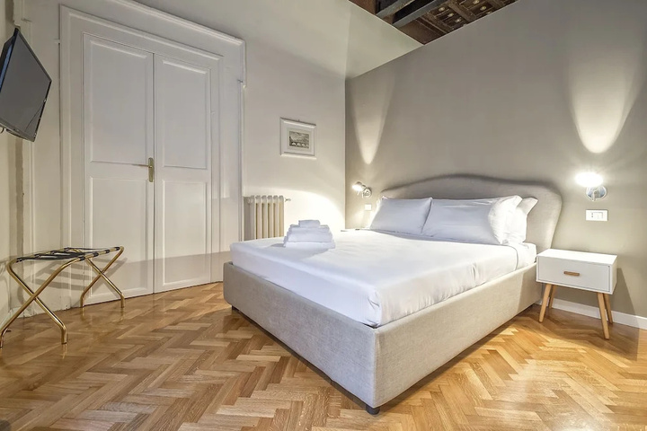 Room 2 of 12
