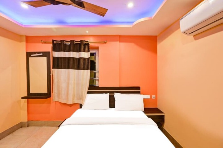 Room 3 of 12
