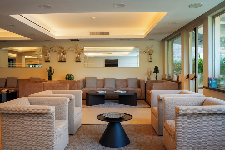 Guest Lobby