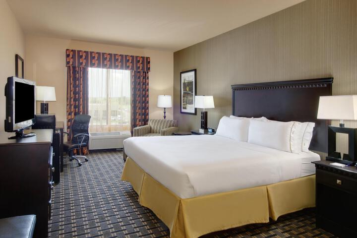 Standard Room, King or Two Doubles (3 of 5)