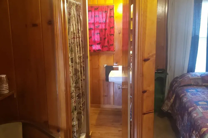 Room 12 of 20