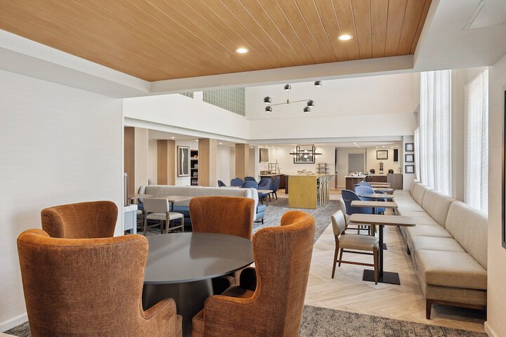 Breakfast/Coffee Service 106 of 131