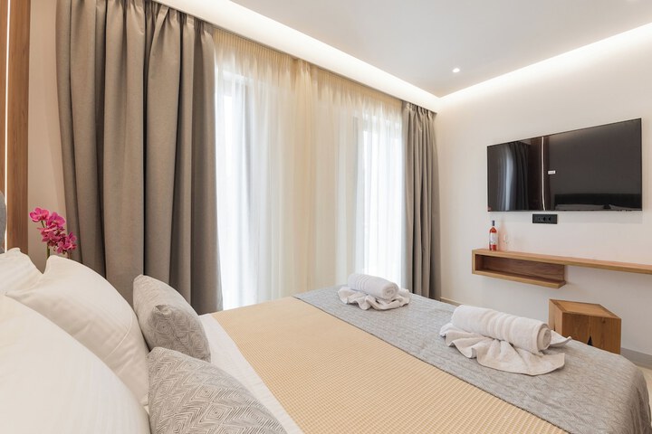 Room 4 of 42