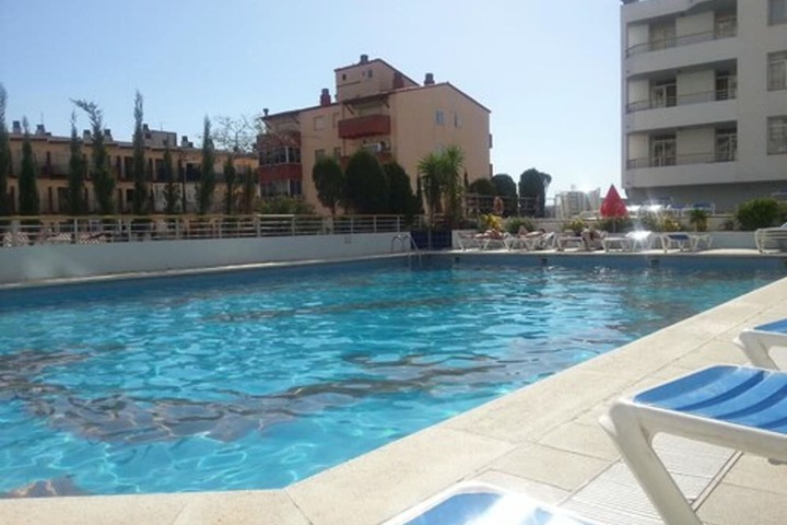 Hotel Pool