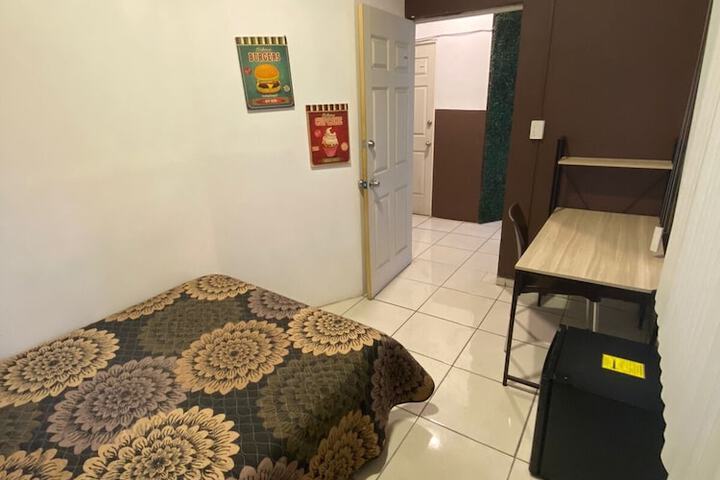 Room 10 of 18