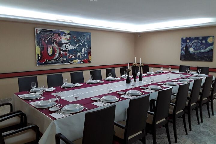 Dining 26 of 65