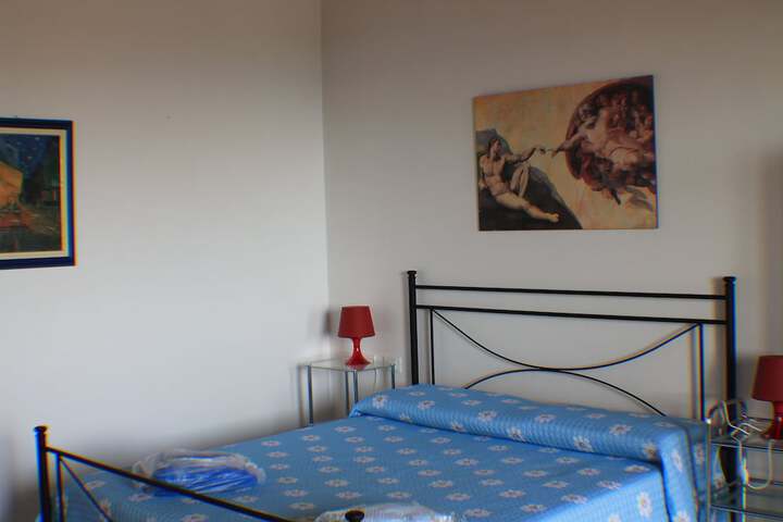 Room 11 of 48