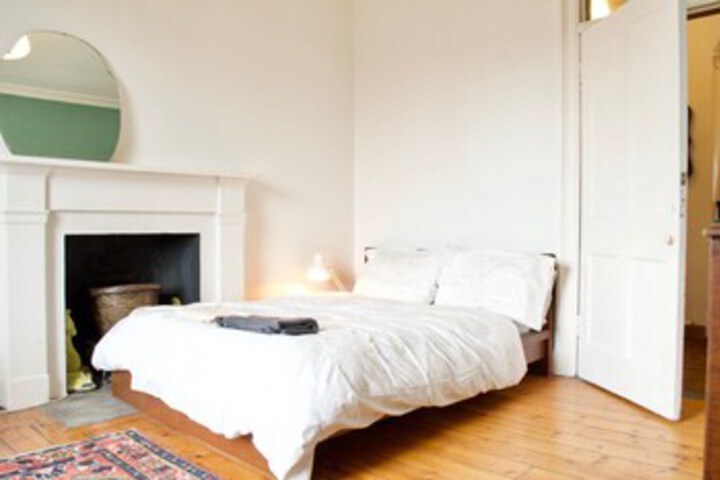 Room 13 of 22