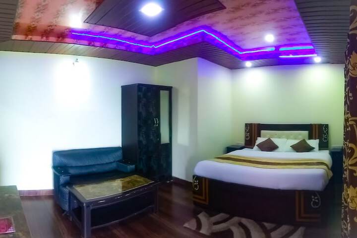 Room 10 of 29