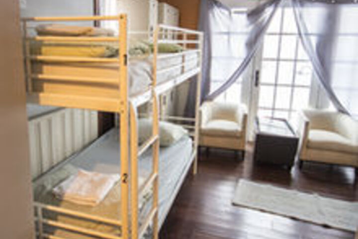 Room 16 of 27