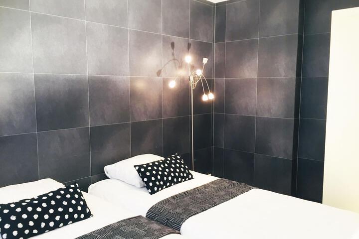 Room 107 of 162