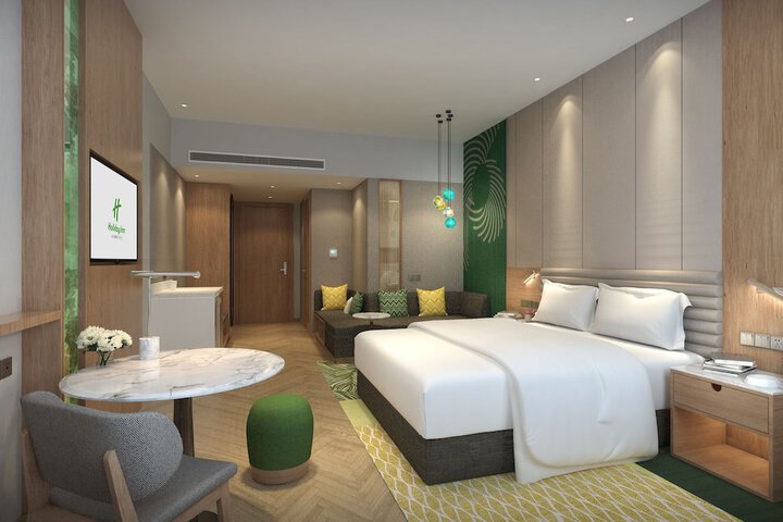 Room 4 of 104