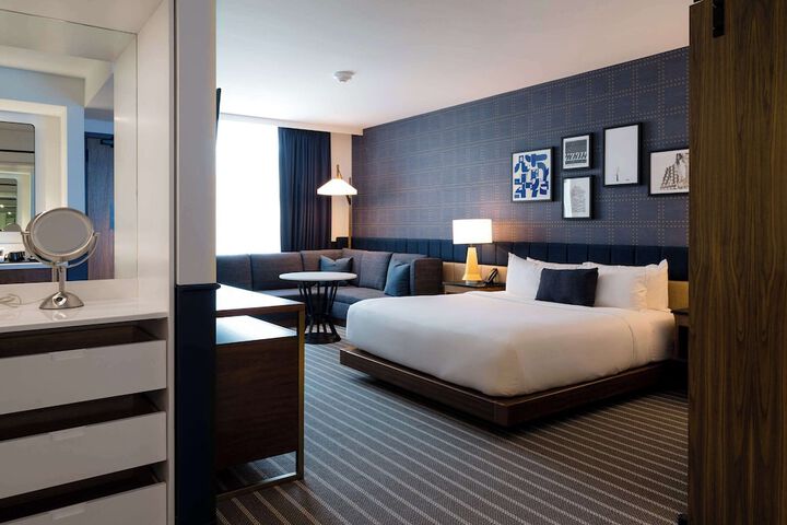 Room 42 of 90