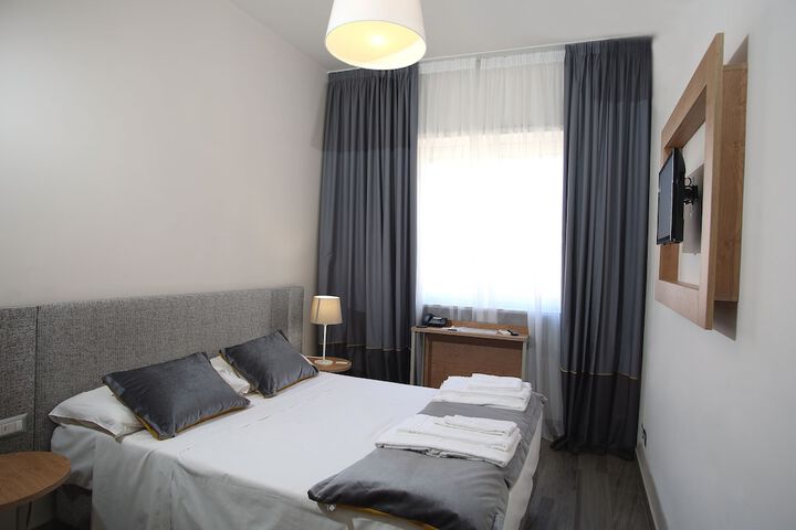 Room 18 of 50