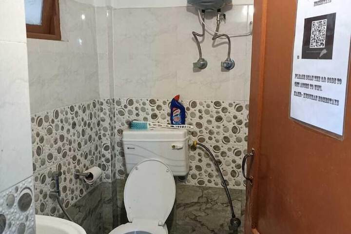 Room 8 of 17