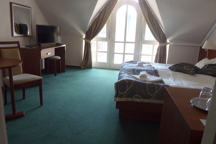 Room 37 of 86