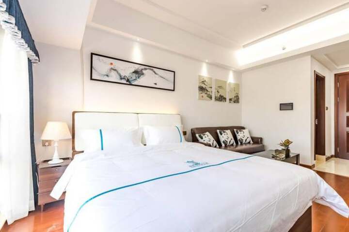 Room 2 of 27