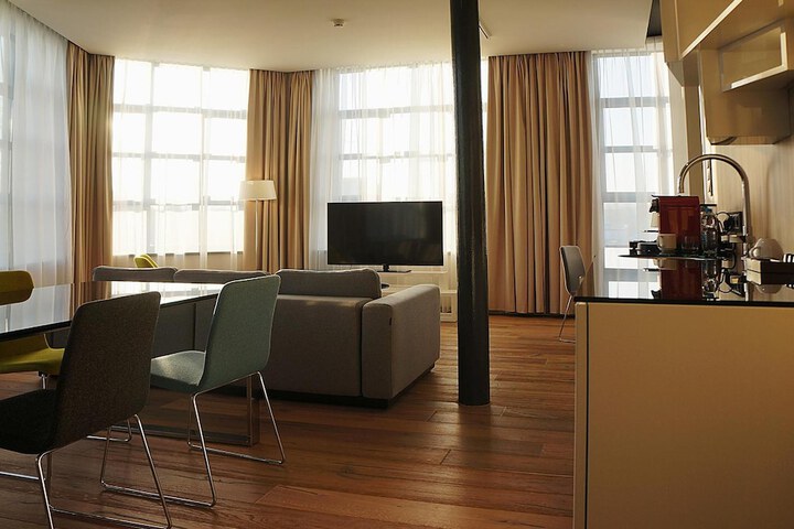 Room 22 of 64