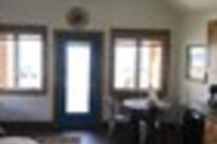 Room 32 of 66