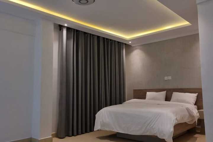 Room 9 of 26