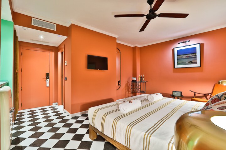 Room 10 of 70
