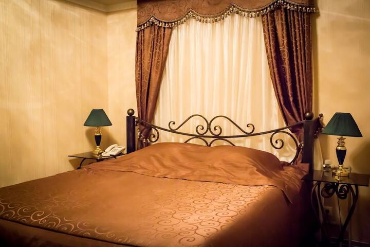 Room 10 of 45