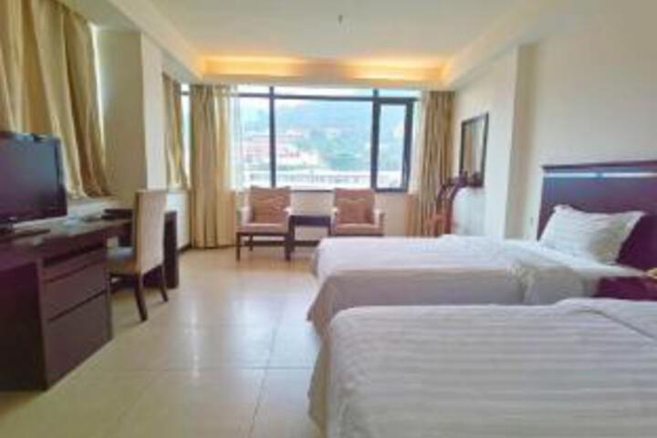 Room 7 of 8
