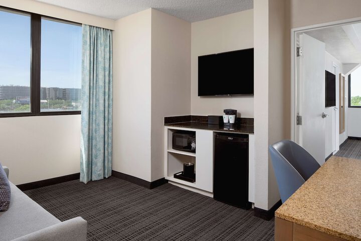 Room 10 of 71