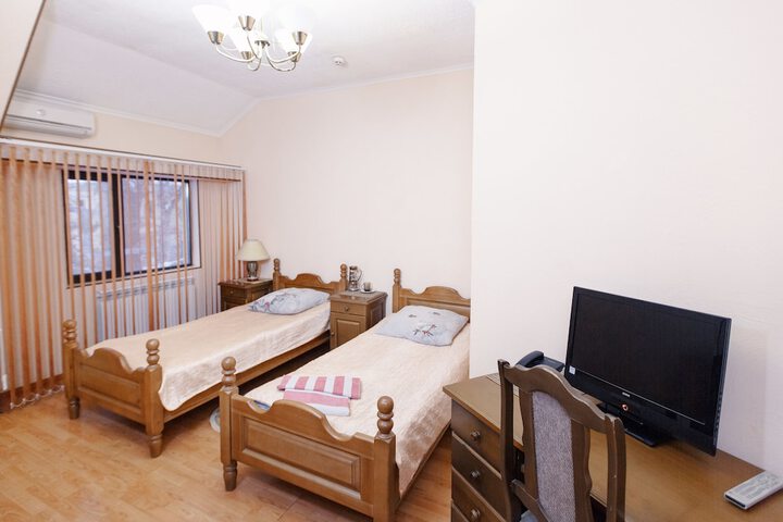 Room 8 of 17