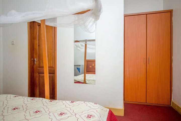 Room 16 of 34