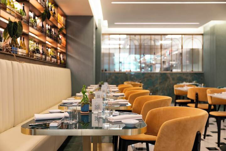 Dining 60 of 82