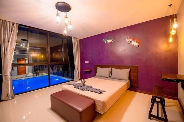 Room 2 of 7