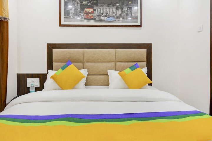 Room 6 of 33