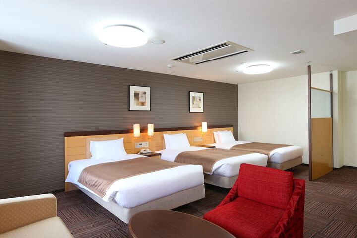 Room 26 of 73