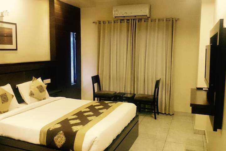 Room 19 of 34