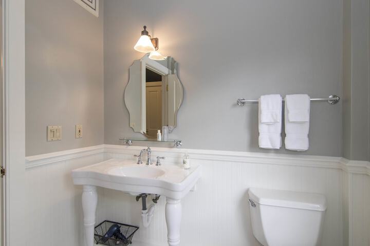 Clean Restrooms