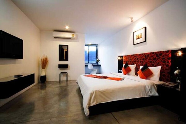 Room 4 of 64