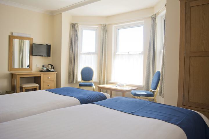 Room 3 of 67