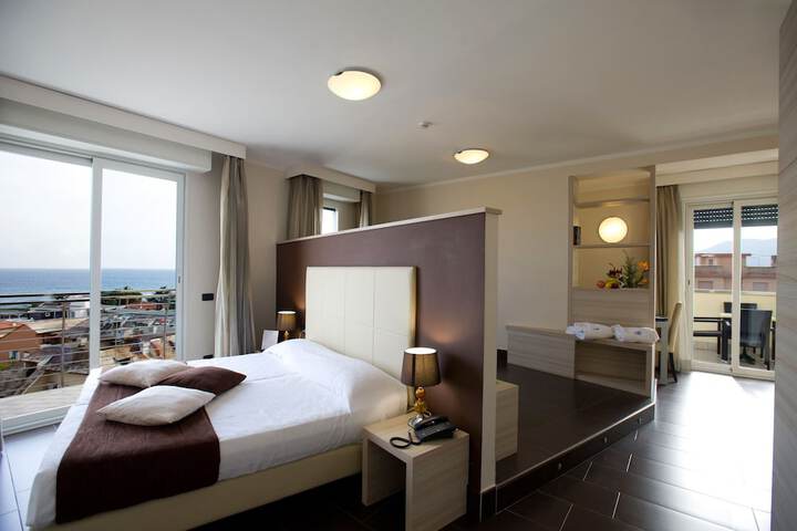 Room 7 of 34