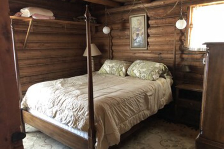 Room 11 of 18