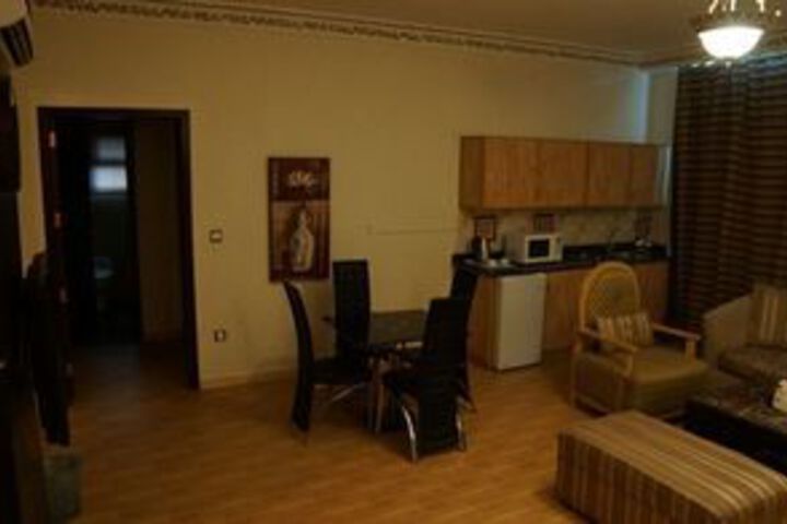 Room 25 of 39