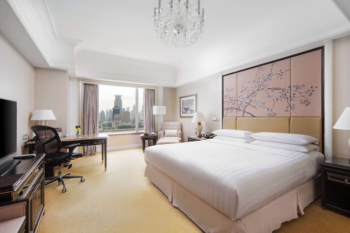 Room 52 of 229