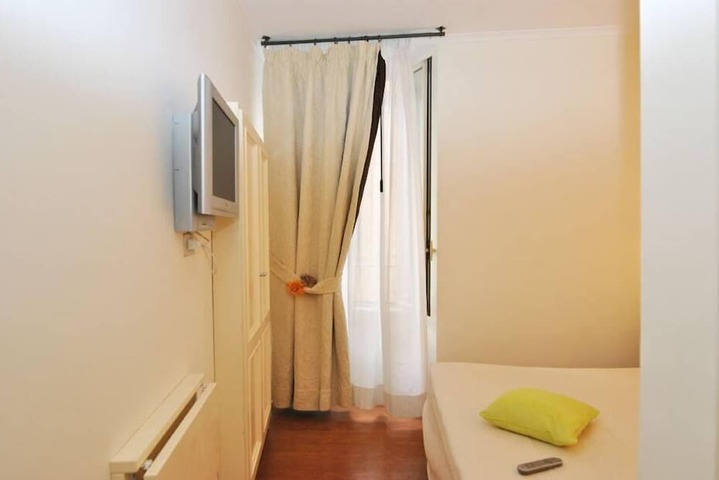 Room 16 of 23