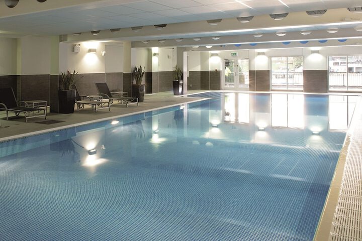 Pool 90 of 120